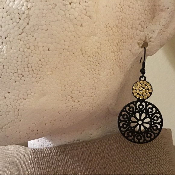 Black Earrings - Picture 3 of 7